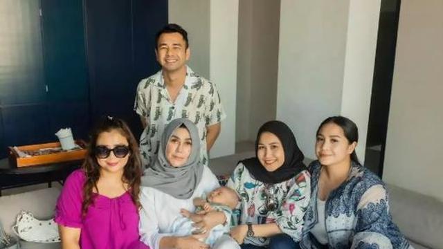 Diterpa Isu Perselingkuhan, Ini 6 Potret Kedekatan Nagita Slavina dan Mimi Bayuh