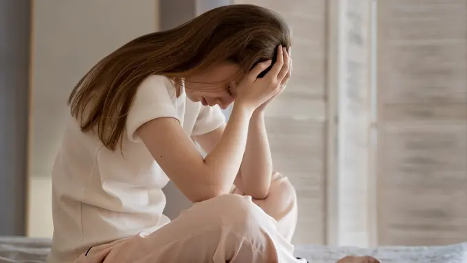 5 Zodiak Paling Sensitif yang Mudah Merasa Sedih - Cover