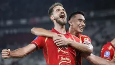 Selebrasi gol debut Paulo Ricardo bersama Persija Jakarta saat melawan Persis Solo pada laga pekan ke-30 BRI Super League musim ini di Stadion Utama Gelora Bung Karno (SUGBK), Jakarta, Senin (27/04/2026) malam WIB. (Bola.com/Abdul Aziz)
