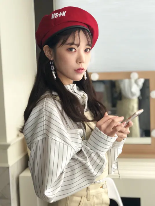 Lizzy mengaku jika hari-harinya bersama After School merupakan hari-hari yang menyenangkan. "Itu adalah hari-hari yang menyenangkan dan membahagiakan bersama banyak orang," lanjutnya. (Foto: instagram.com/luvlyzzy)