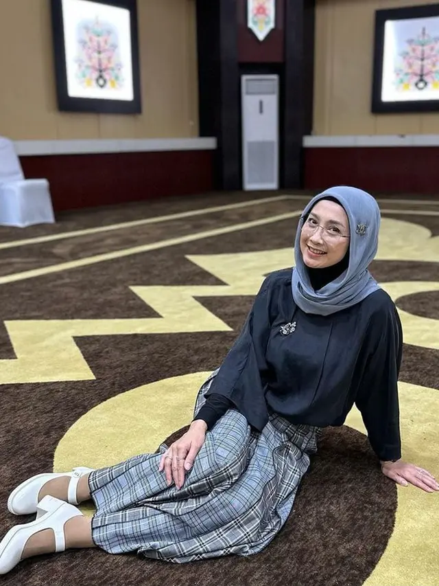 [Fimela] Desy Ratnasari