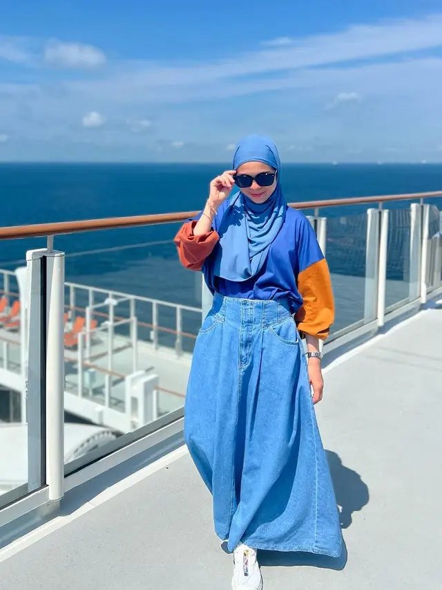 6 Gaya Hijab Nycta Gina yang Warna-Warni dan Ceria, Bikin Selalu Terlihat Muda