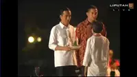 Hadiri Konser 3 Jari, Jokowi Lincah Berlari Kiri Kanan Panggung