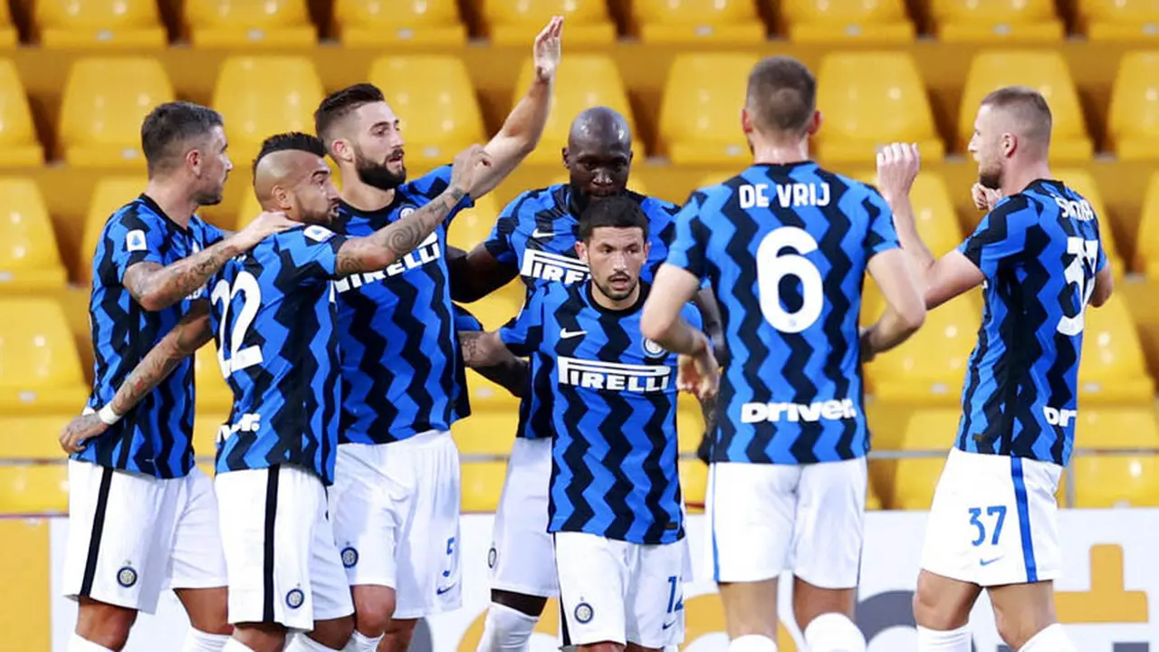 Romelu Lukaku Borong Dua Gol, Inter Milan Tundukkan Benevento