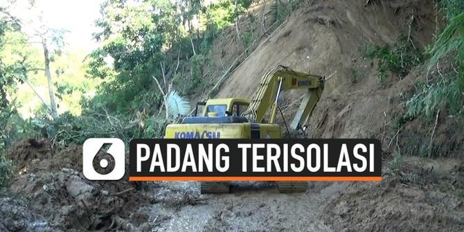 VIDEO: Tertutup Longsor, Akses Jalan Padang Terputus