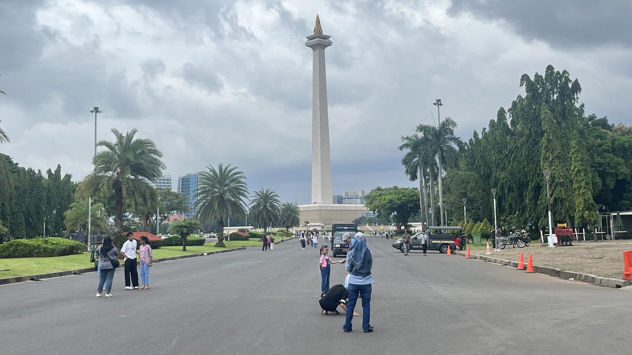 Monumen Nasional atau Monas di Jakarta Pusat masih menjadi tempat favorit masyarakat di kala mengisi waktu liburan.