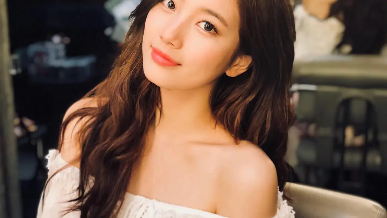 [Bintang] Suzy Memberi Hadiah Cokelat untuk Penggemar di Hari Valentine