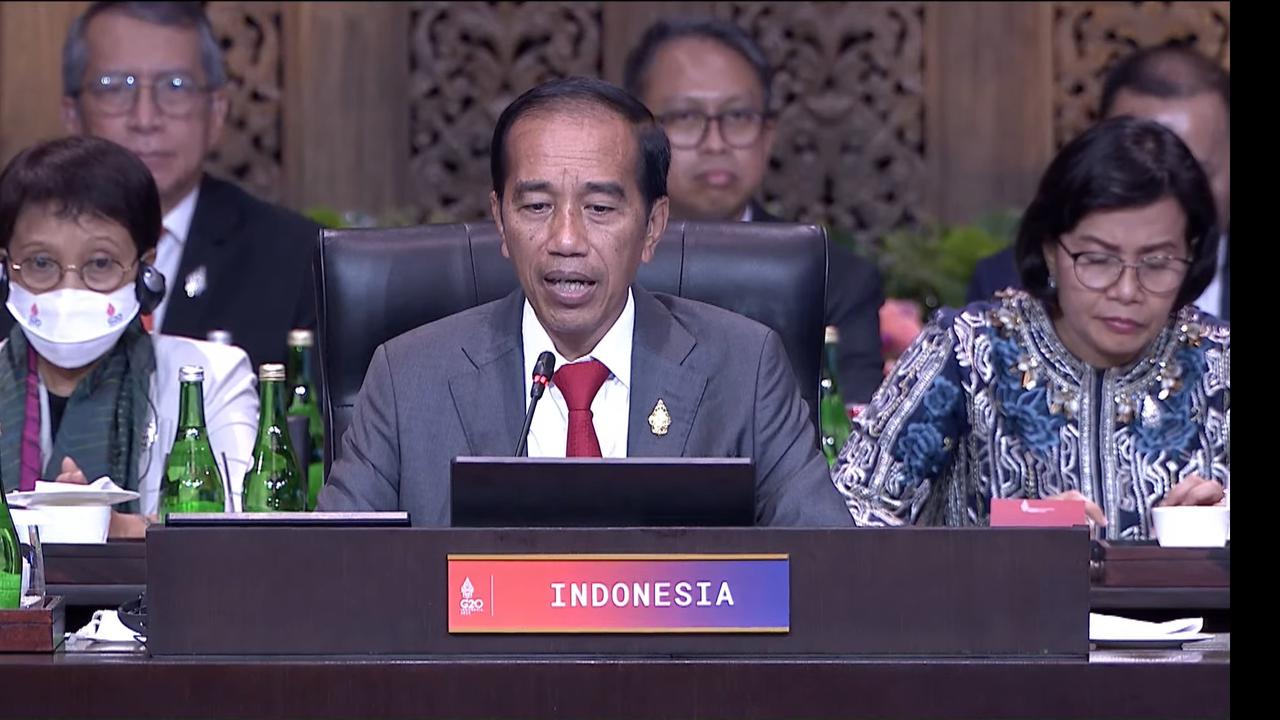 Presiden Joko Widodo (Jokowi) membuka KTT G20 di Bali. Dalam KTT G20  ini Jokowi menyampaikan ekonomi digital adalah kunci masa depan ekonomi dunia sebagai pilar ketahanan di masa pandemi.