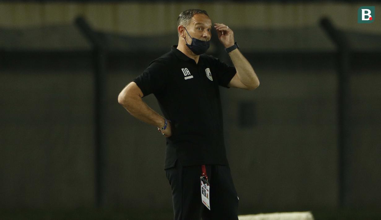 Pelatih PS Sleman Dejan Antonic. (Bola.com/Ikhwan Yanuar)