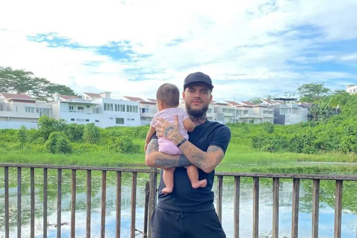 Jadi Papa Muda, Ini 6 Potret Terbaru Diego Michiels Mantan Nikita Willy