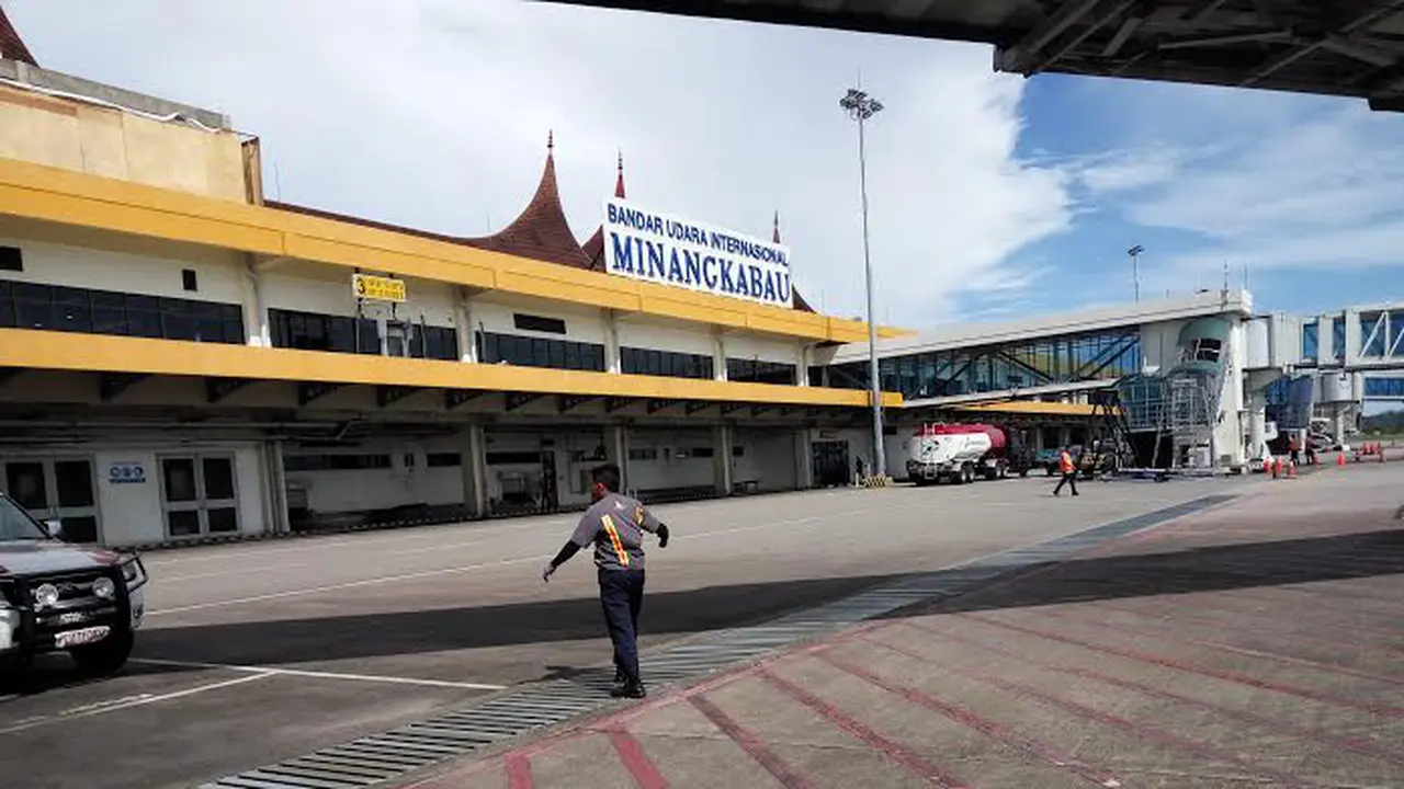 Bandara Minangkabau (Liputan6.com/Nurseffi Dwi Wahyuni)