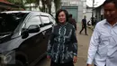 Mantan Menaker Fahmi Idris usai mengunjungi mantan Menkes Siti Fadilah Supari di Rutan Pondok Bambu, Jakarta, Kamis (10/11). Kunjungan tersebut sebagai bentuk solidaritasnya sesama mantan menteri di era SBY. (Liputan6.com/Johan Tallo)