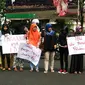  Mahasiswi UIN Sunan Kalijaga, Yogyakarta, menggelar aksi peringatan Hari Ibu. (Liputan6.com/Fathi Mahmud)