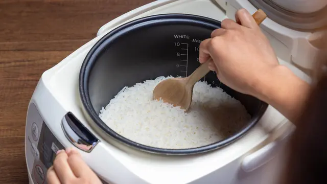 Kenapa Nasi di Rice Cooker Cepat Basi? Ini 5 Tips agar Tetap Tahan Lama