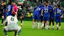 Kemenangan ini mengantarkan Chelsea meraih trofi UEFA Conference League musim 2024/2025. Tampak dalam foto, para pemain Chelsea melakukan selebrasi setelah pertandingan Final UEFA Conference League 2024/2025 melawan Real Betis di Tarczynski Arena, Wroclaw, Polandia, Rabu 28 Mei 2025 waktu setempat atau Kamis (29/5/2025) dini hari WIB. (John MACDOUGALL/AFP)