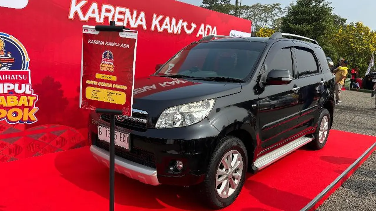 Pakai Terios 14 Tahun, Pelanggan Asal Depok Ini Dapat Penghargaan Daihatsu (Arief A/Liputan6.com)