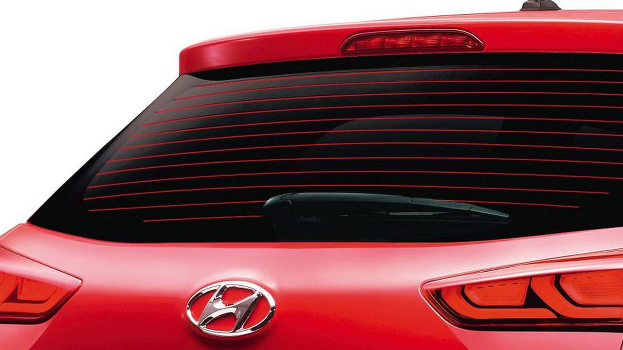 Fungsi Defogger, Garis Horizontal di Kaca Belakang