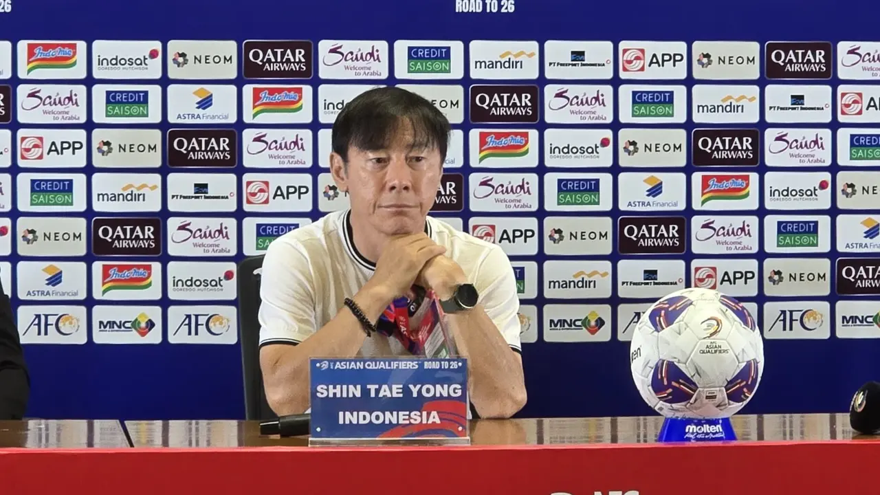 Ekspresi pelatih timnas Indonesia Shin Tae-yong
