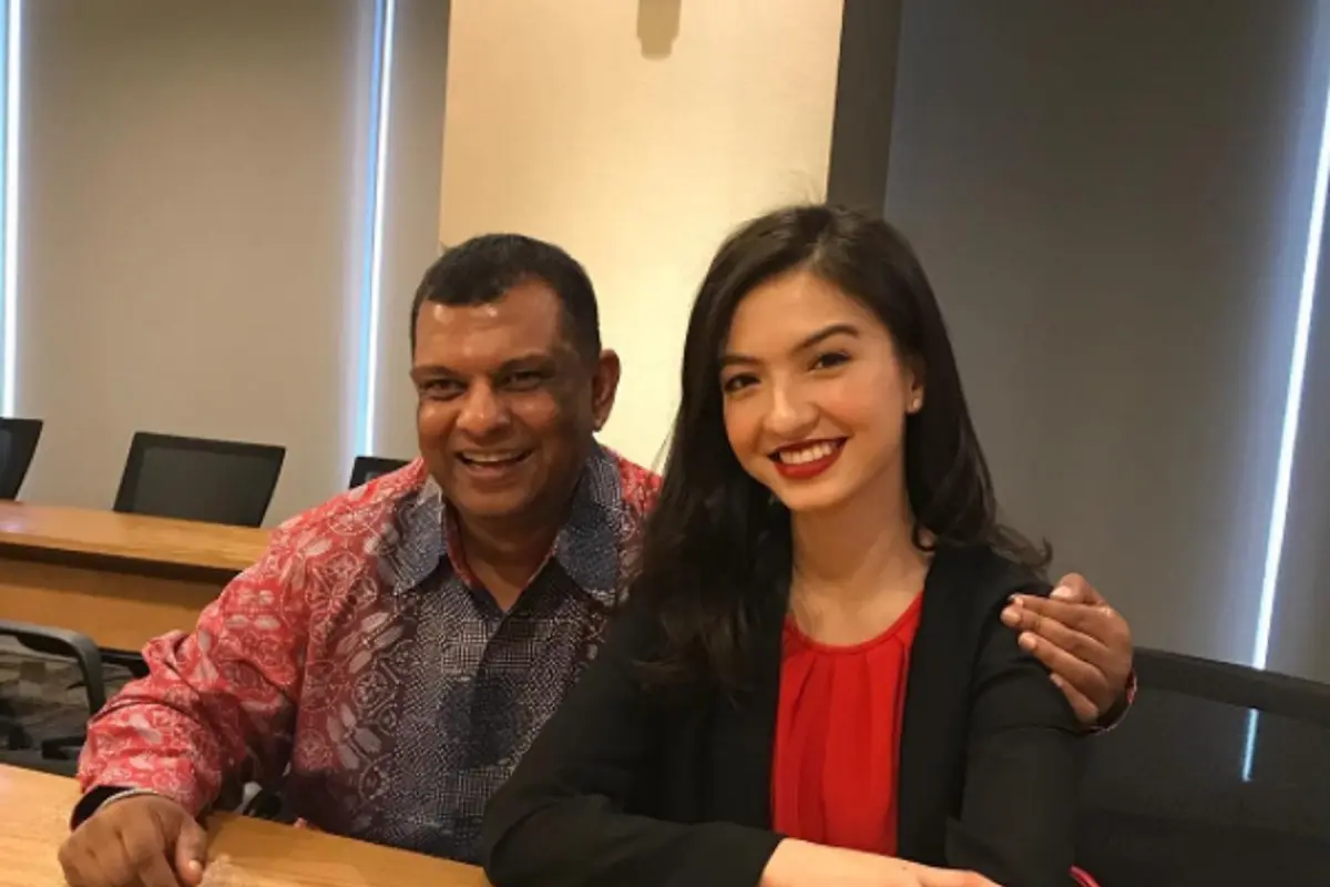 Raline Shah dan Tony Fernandes
