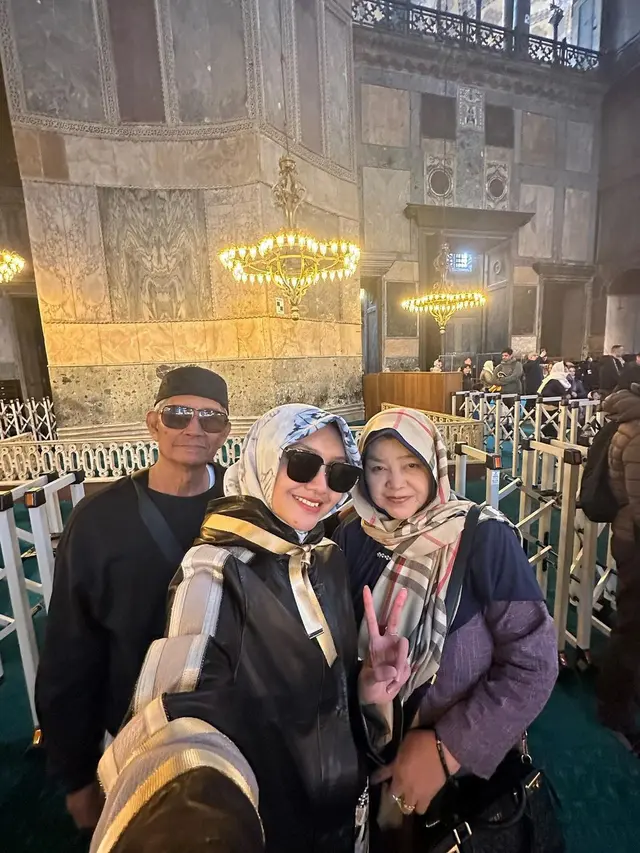 7 Potret Seru Jihan Audy Ajak Liburan Orang Tua Ke Turki
