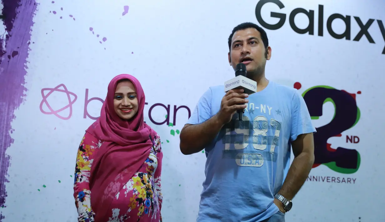 "Ane sering bercanda, saling curhat juga. Pokoknya, komunikasi kita saling nyambung," tutur lelaki bernama asli Saleh Ali Bawazier itu. Selain cantik, ia melihat perempuan itu bersedia terima apa adanya. (Adrian Putra/Bintang.com)