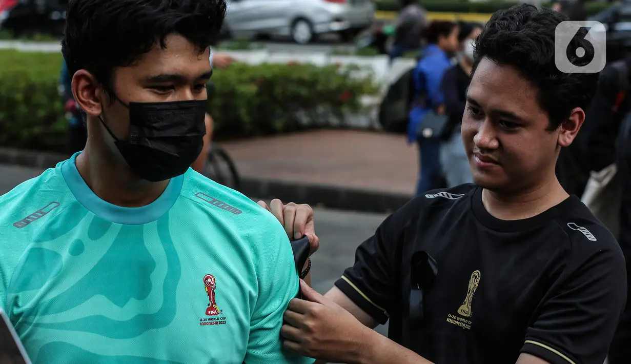 Meski pada akhirnya harapan untuk Timnas Indonesia U-20 ikut terlibat dalam Piala Dunia tahun ini sudah pupus, mereka berharap PSSI mampu membawa para pemain dari jenjang usia lain ikut dalam kontestasi Piala Dunia. (Liputan6.com/Johan Tallo)
