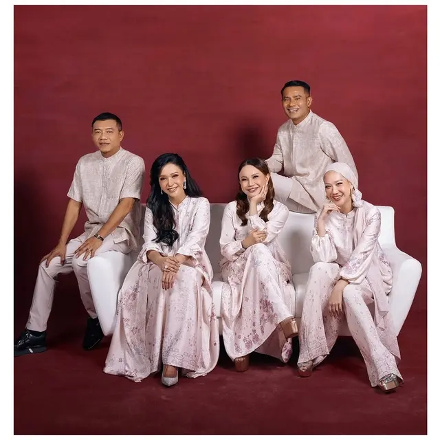 6 Potret Juri Indonesian Idol Pakai Baju Muslim Edisi Lebaran 2025, Stunning