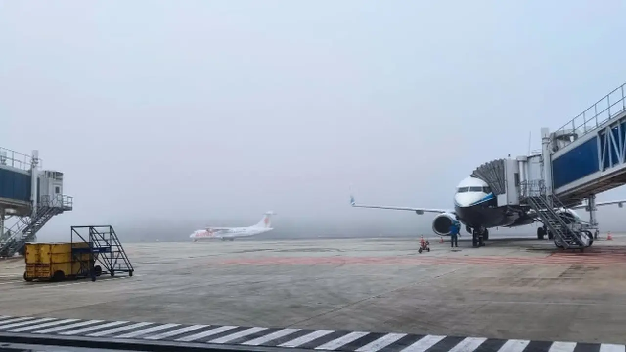 Suasana penerbangan di Bandara Sultan Syarif Kasim II Pekanbaru yang dikelola PT Angkasa Pura II.