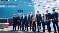 Perusahaan pelayaran raksasa Maersk mengenalkan kapal kontainer pertamanya yang digerakkan dengan bahan bakar metanol ramah lingkungan. Kapal kontainer berbahan bakar metanol pertama di dunia akan diberi nama “Laura Mærsk”. Dok Maersk