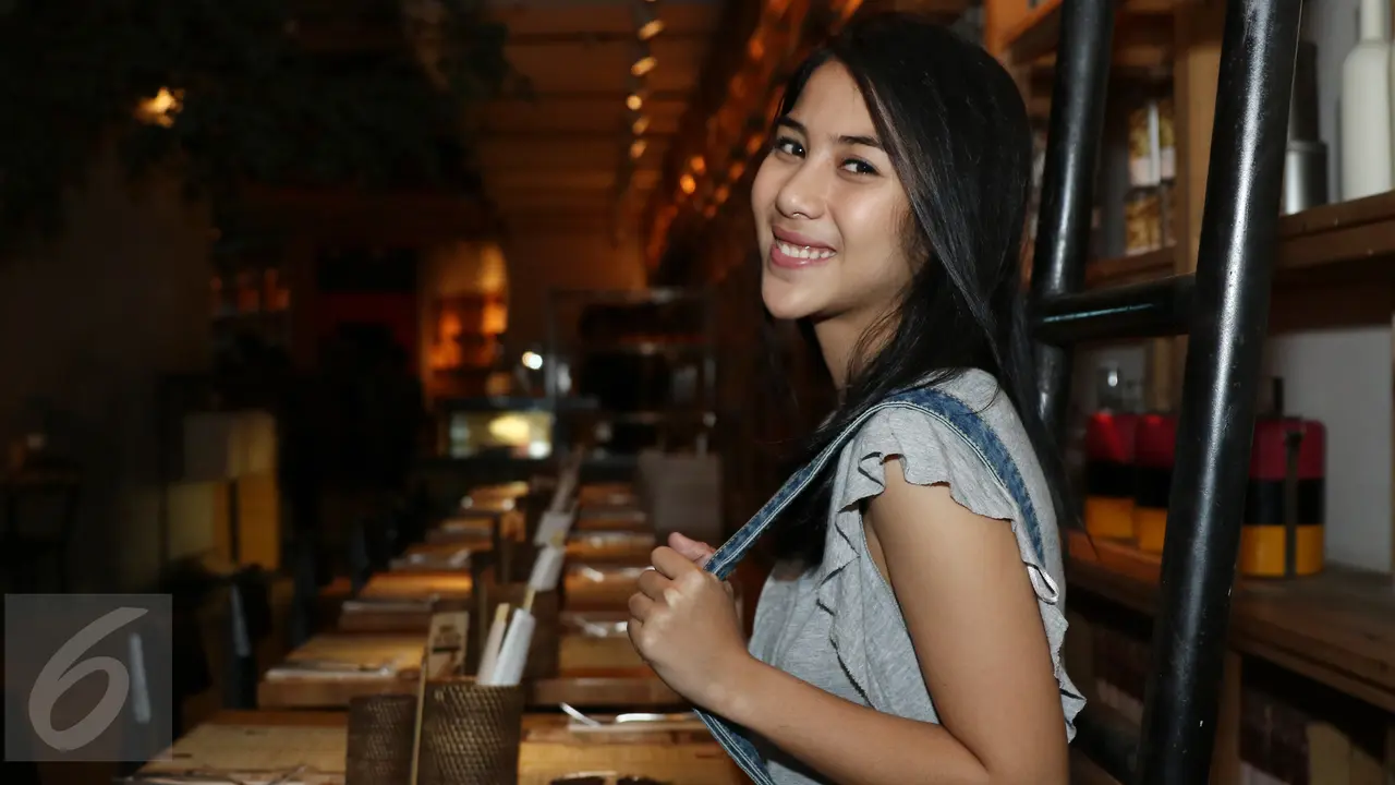 20151002-Adinda Thomas-Jakarta