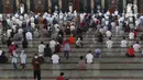 Suasana jemaah Salat Jumat di Masjid At-Tin, Jakarta, Jumat (13/08/2021). Masjid At-Tin kembali menggelar Salat Jumat pertama kalinya setelah kegiatan shalat jumat dihentikan lantaran mengikuti ketentuan pemberlakuan PPKM Darurat. (Liputan6.com/Herman Zakharia)