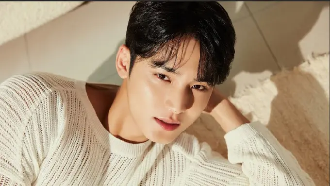 Mingyu Seventeen Menjaga Tanganya Tetap Halus dan Lembut  
