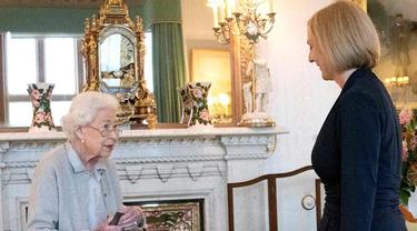 Perdana Menteri Inggris yang baru Liz Truss: Ratu Inggris Elizabeth II dan Perdana Menteri Inggris yang baru Liz Truss bertemu. (AFP)
