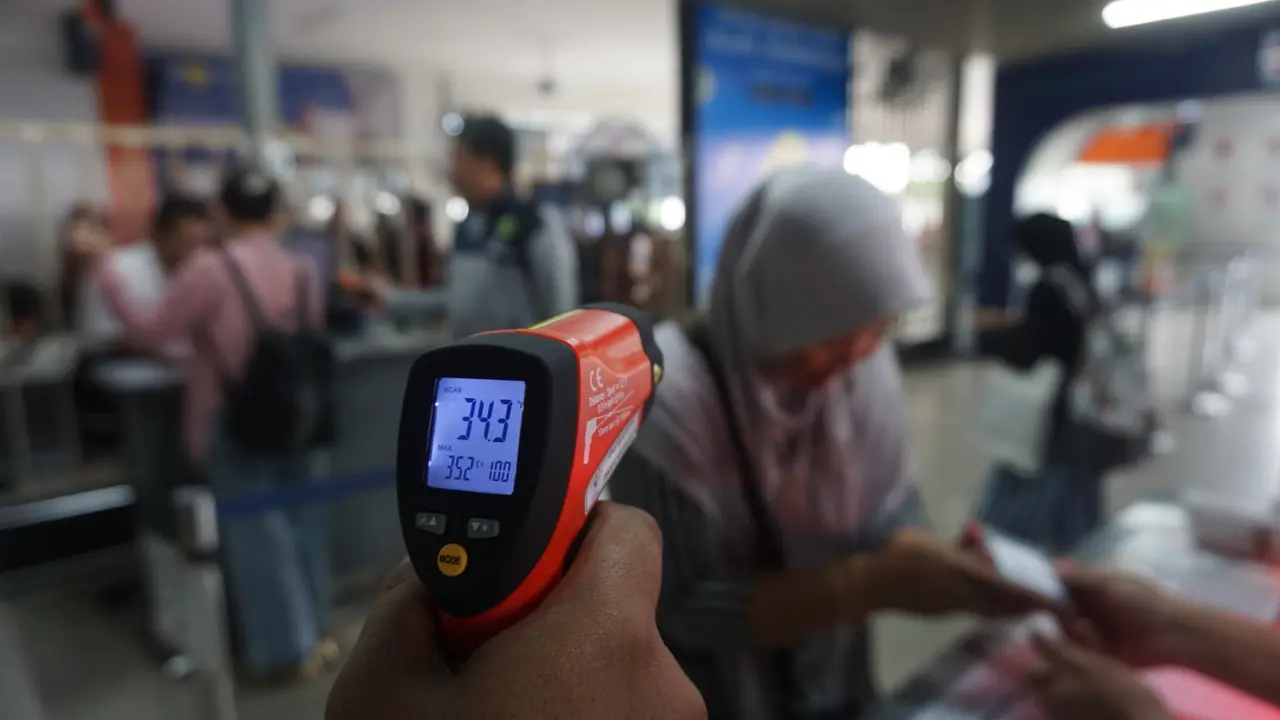 Pemeriksaan Kesehatan Siswa SMPN 16 Solo