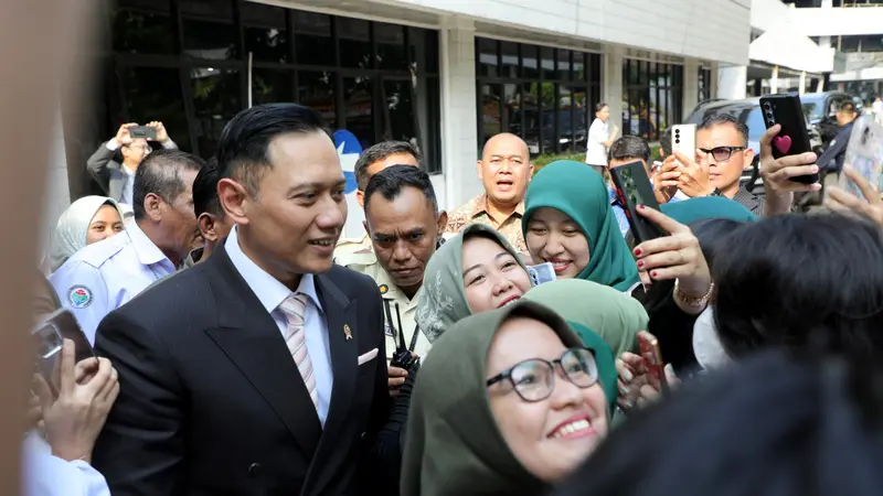 Menteri Koordinator Infrastruktur dan Pembangunan Kewilayahan, Agus Harimurti Yudhoyono (AHY), melakukan kunjungan kerja pertamanya ke Kementerian Transmigrasi. (Foto: Istimewa)