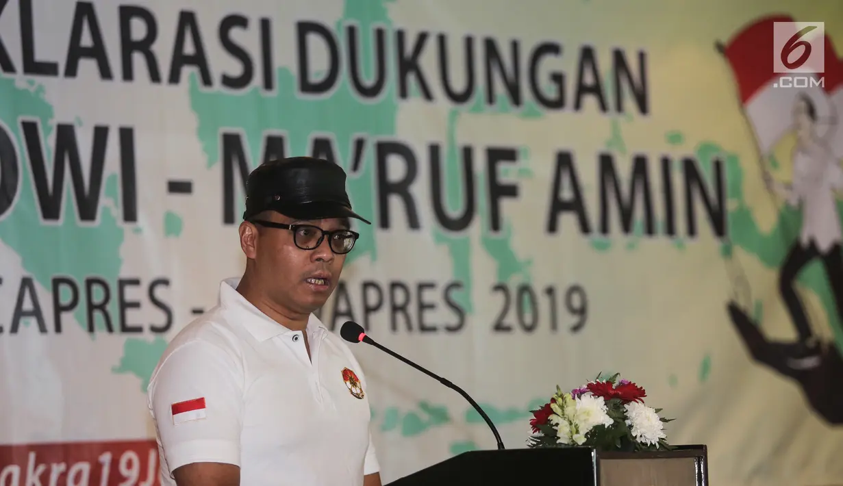 Ketua Tim Cakra19, Andi Widjajanto memberi sambutan pada Deklarasi Dukungan Jokowi-Ma’ruf Amin sebagai Capres dan Cawapres 2019 di Jakarta, Minggu (12/8). Kata Cakra diambil dari bahasa Sansekerta. (Liputan6.com/Fery Pradolo)