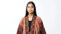 11 Model Baju Batik Wanita Modern 2025, Tetap Modis di Tengah Tren Fashion Baru