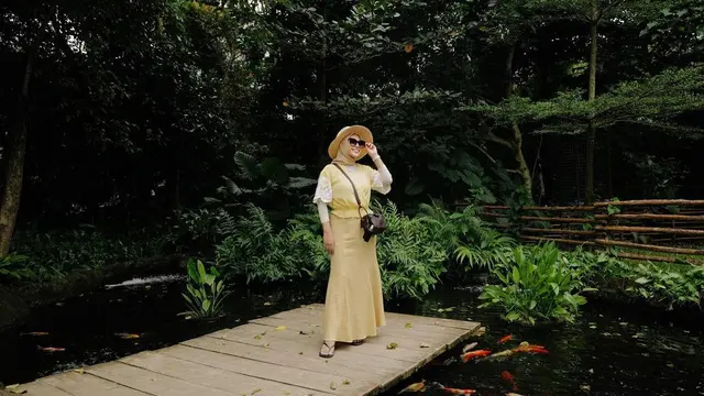 Gaya Aurel Hermansyah Liburan di Bali Bareng Atta dan Ameena, Ceria ala Summer Look