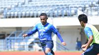 Bek sayap Persib Bandung, Ardi Idrus. (Bola.com/Muhammad Faqih)
