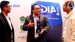 Direktur IT dan Digital PT Bank Tabungan Negara Andi Nirwoto berbincang usai menerima penghargaan Digital Innovation Awards (DIA) 2022 di Jakarta. BTN menyabet penghargaan atas aplikasi BTN Property Mobile yang memudahkan para pemburu rumah untuk mencari serta memiliki hunian. (Liputan6.com/HO/BTN)