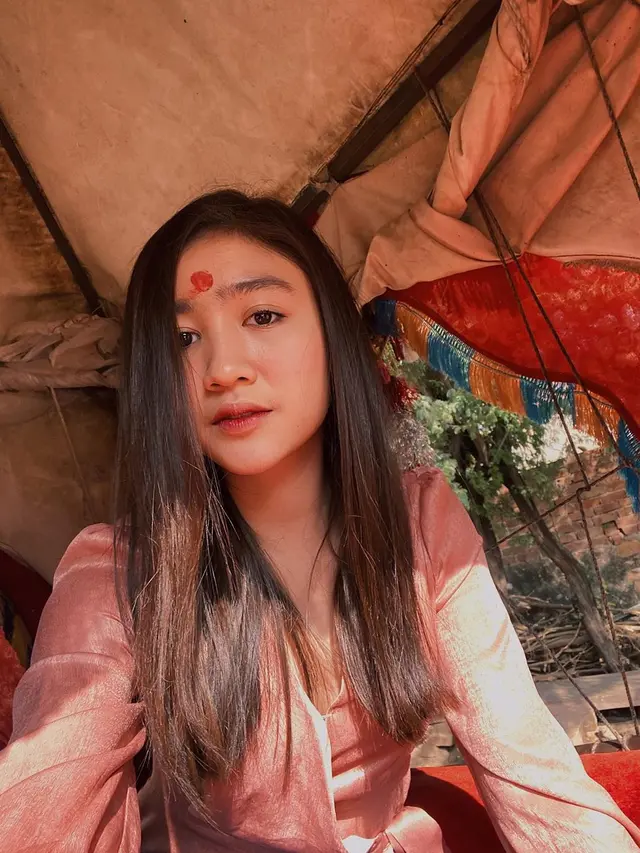 Gaya Febby Rastanty Kenakan Pakaian India (sumber: instagram/febbyrastanty)