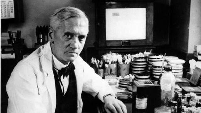 Ilmuwan Alexander Fleming, yang berjasa menemukan penisilin pada tahun 1928. (Public Domain)