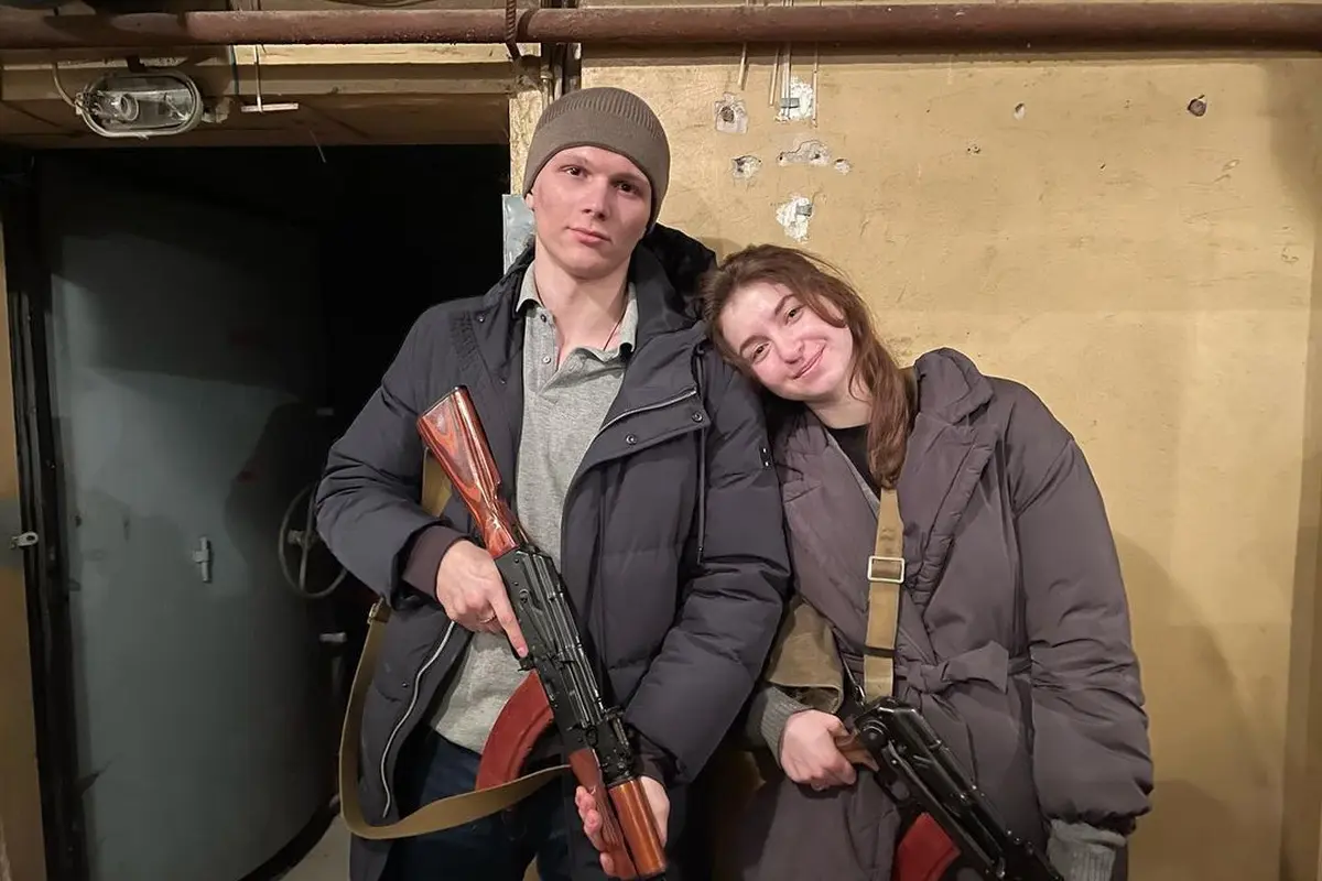 Cerita Cinta dari Ukraina, Pasangan Ini Percepat Pernikahan Demi Bisa Ikut Perang