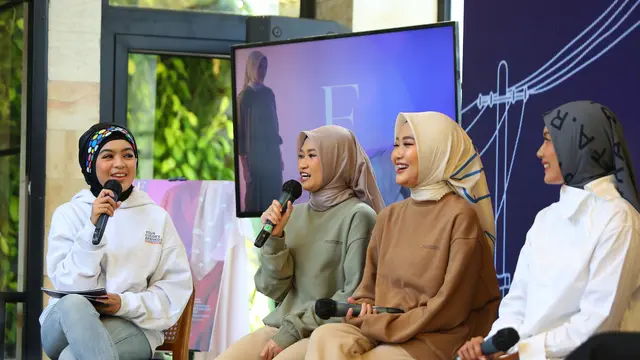 Jumpa pers hijab atau scarf bertema Diversity Silhouette in Colors