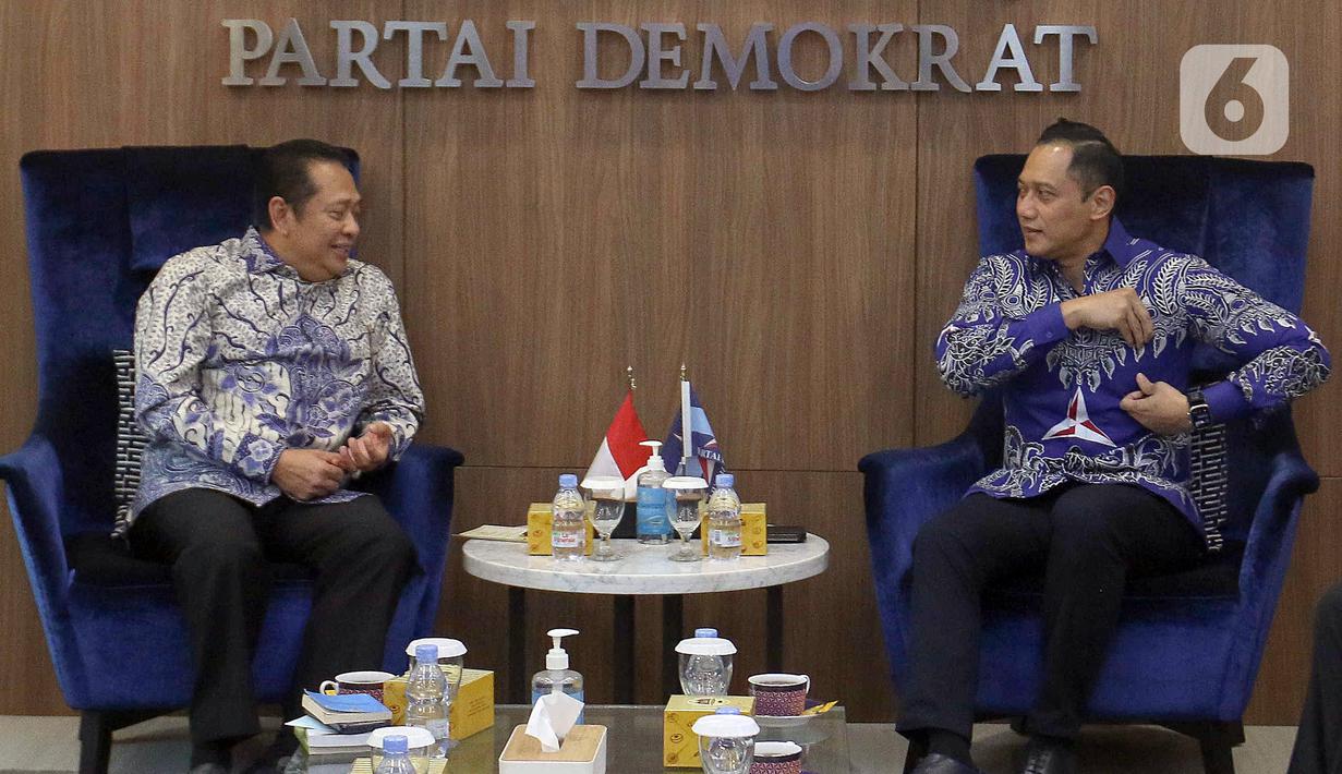 Kedatangan pimpinan MPR RI disambut langsung Ketua Umum Partai Demokrat, Agus Harimurti Yudhoyono (AHY). (Liputan6.com/Herman Zakharia)