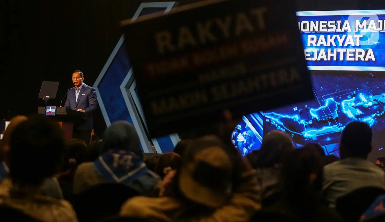 Ketua Umum Partai Demokrat, Agus Harimurti Yudhoyono (AHY) menyampaikan pidato politik di Jakarta Convention Center, Selasa (6/2/2024). (Liputan6.com/Angga Yuniar)