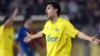Villarreal's Joan Capdevila reacts during their Spanish league football match against Barcelona at Madrigal Stadium in Villarreal on December 21,2008. AFP PHOTO/DIEGO TUSON