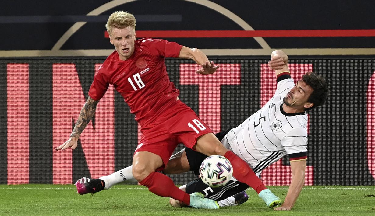 Skuat Der Panzer menurunkan pemain terbaiknya pada pertandingan tersebut, namun di luar dugaan, Denmark mampu memberikan perlawanan yang sengit. (Foto: AP/Pool/Frederico Gambarini)