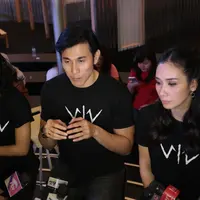 Produser Lifelike Pictures dalam konferensu pers di Senayan City, Jakarta Rabbu (16/8/2017) kembali merilis nama-nama yang ikut terlibat dalam film Wiro Sableng 212. Nama-nama artis senior Tanah Air banyak yang terlibat. (Adrian Putra/Bintang.com)