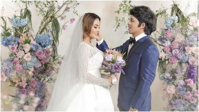 Shopee 4.4 Mega Shopping Day TV Show Siap Hadir Malam Ini, Hadirkan Couple Favorit Indonesia - Promo Belanja Spesial